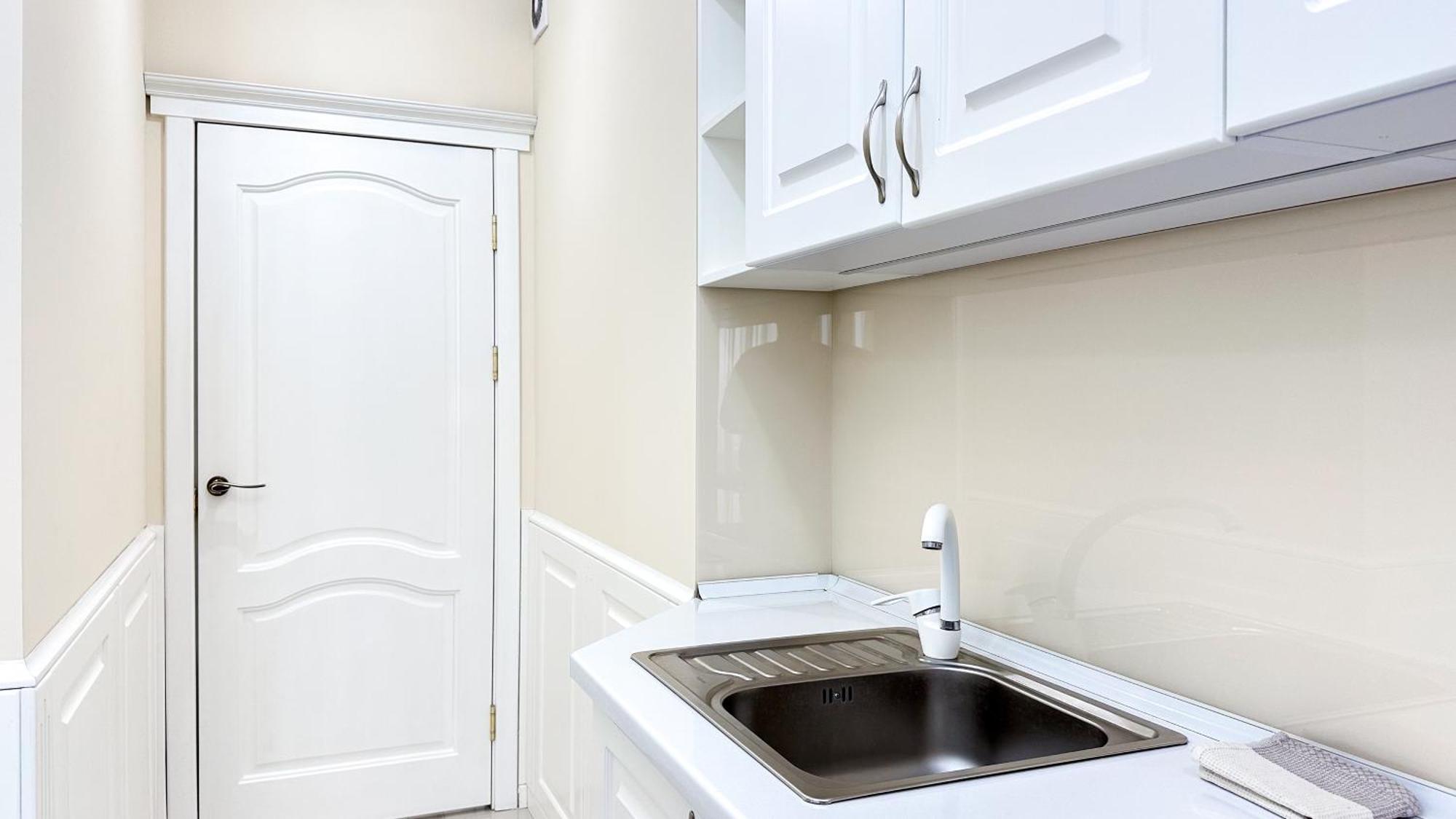 Business Class Apartments In The City Center تشيسيناو المظهر الخارجي الصورة
